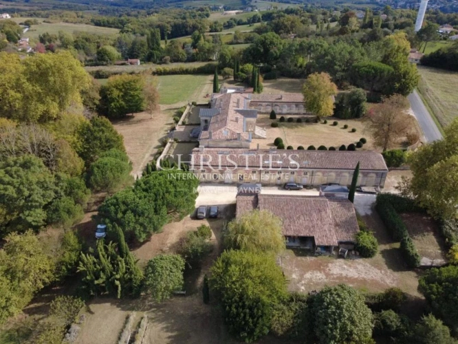 Photos 3 - Prestigious - Historic vineyard estate in the heart of Entre-Deux-Mers - a treasure of Bordeaux heritage waiting t