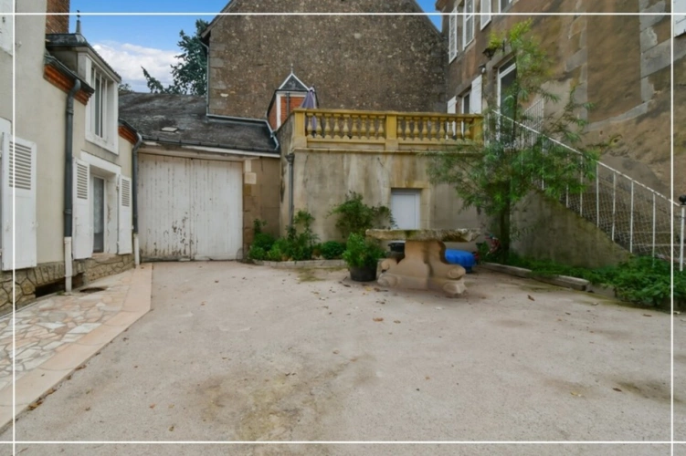 Photos 30 - Touristique - Proprieté comprenant 2 maison et 1 appartement CHATEAUMEILLANT (18)