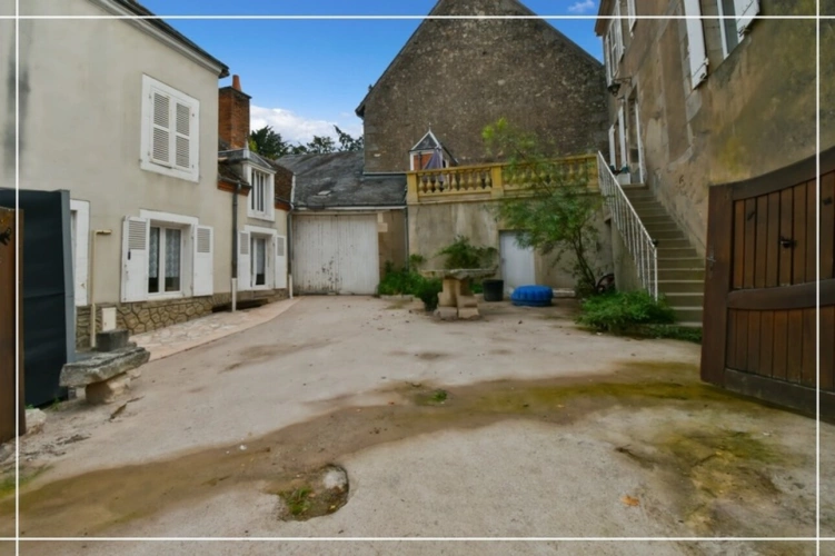 Photos 31 - Touristique - Proprieté comprenant 2 maison et 1 appartement CHATEAUMEILLANT (18)