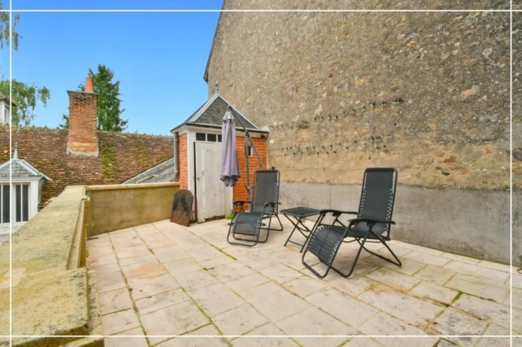 Photos 39 - Touristique - Proprieté comprenant 2 maison et 1 appartement CHATEAUMEILLANT (18)