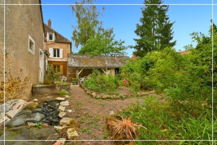 Photos 74 - Touristique - Proprieté comprenant 2 maison et 1 appartement CHATEAUMEILLANT (18)