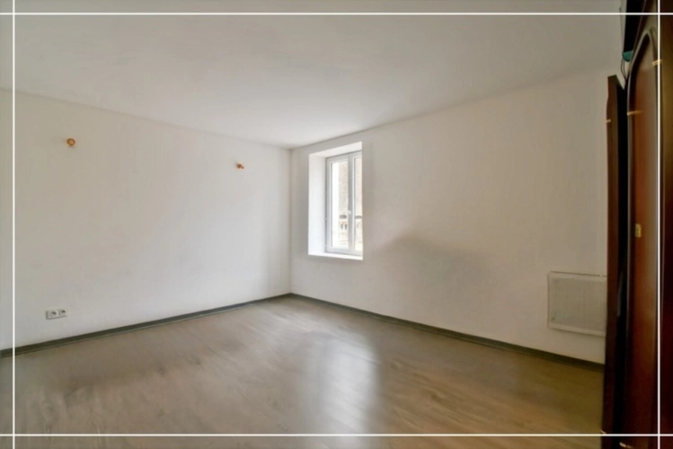 Photos 93 - Touristique - Proprieté comprenant 2 maison et 1 appartement CHATEAUMEILLANT (18)