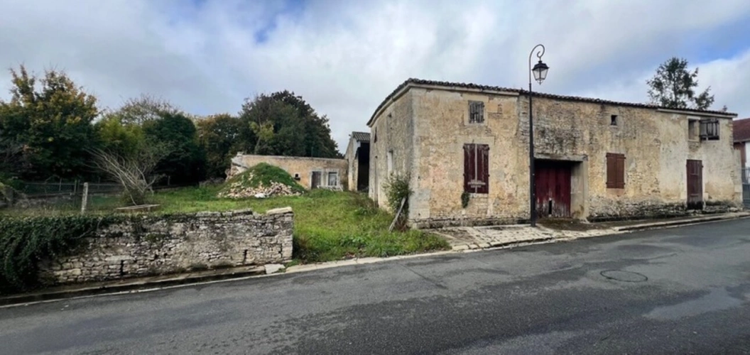 Photos 1 - Touristique - Ensemble Terrain + grange à Renover GENOUILLE