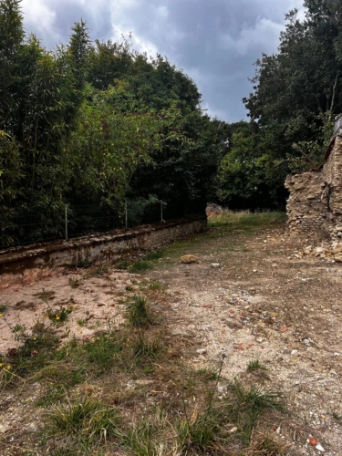 Photos 2 - Touristique - Ensemble Terrain + grange à Renover GENOUILLE