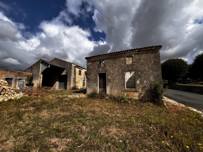 Photos 4 - Touristique - Ensemble Terrain + grange à Renover GENOUILLE