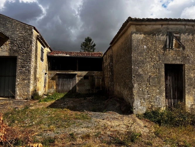 Photos 7 - Touristique - Ensemble Terrain + grange à Renover GENOUILLE
