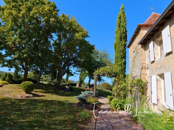 Photos 2 - Prestige - Domaine en pierre avec dépendances et 5 hectares de nature – Monbazillac (24240)