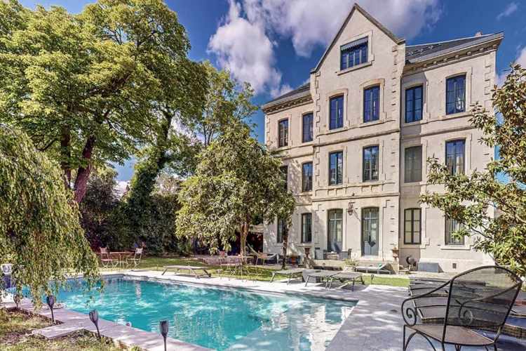 Photos 1 - Prestige - Maison d'hôtes haut de gamme - Vente murs et fonds - Totalement meublé équipé. Reprise activité immédiate