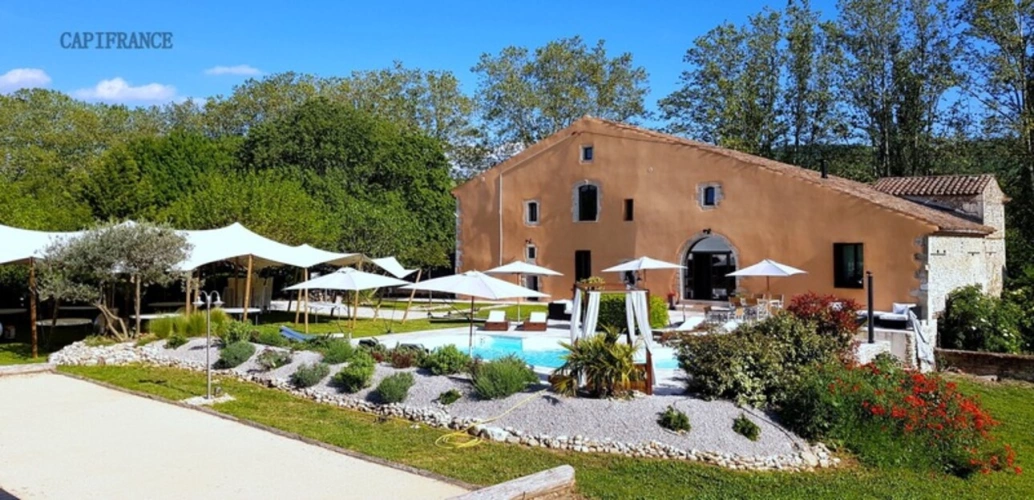 Photos 1 - Tourist - Estate in the Luberon - 2.6 ha - 1100 m2 - intended for luxury tourism and events