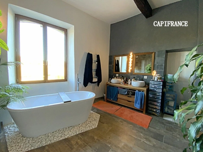 Photos 20 - Tourist - Estate in the Luberon - 2.6 ha - 1100 m2 - intended for luxury tourism and events