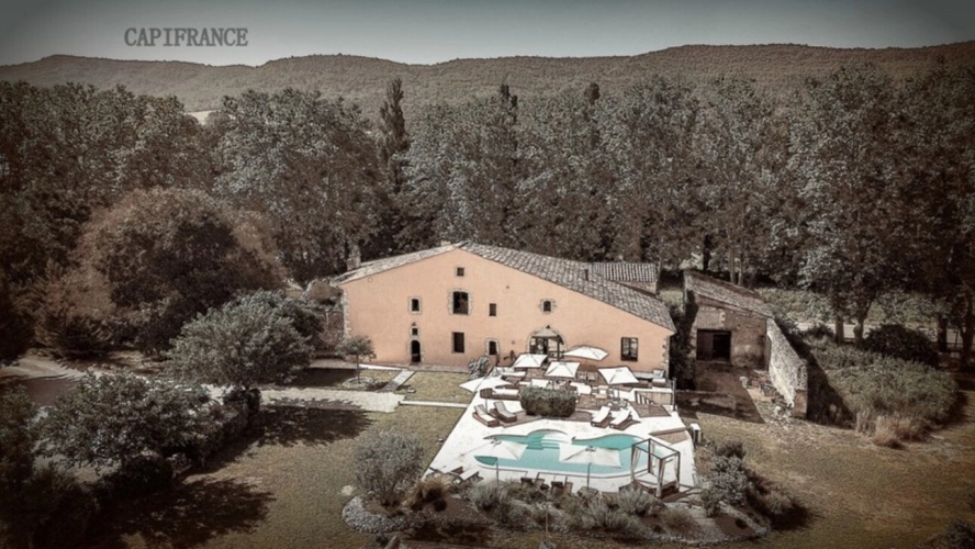 Photos 21 - Tourist - Estate in the Luberon - 2.6 ha - 1100 m2 - intended for luxury tourism and events