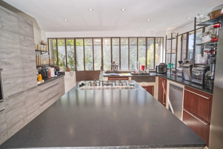 Photos 3 - Prestige - Propriete à vendre 9 pièces GRAVESON (13)