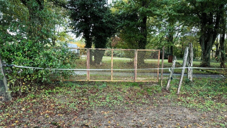 Photos 9 - Équestre - Prairie de 6500 m2 avec box et hangar