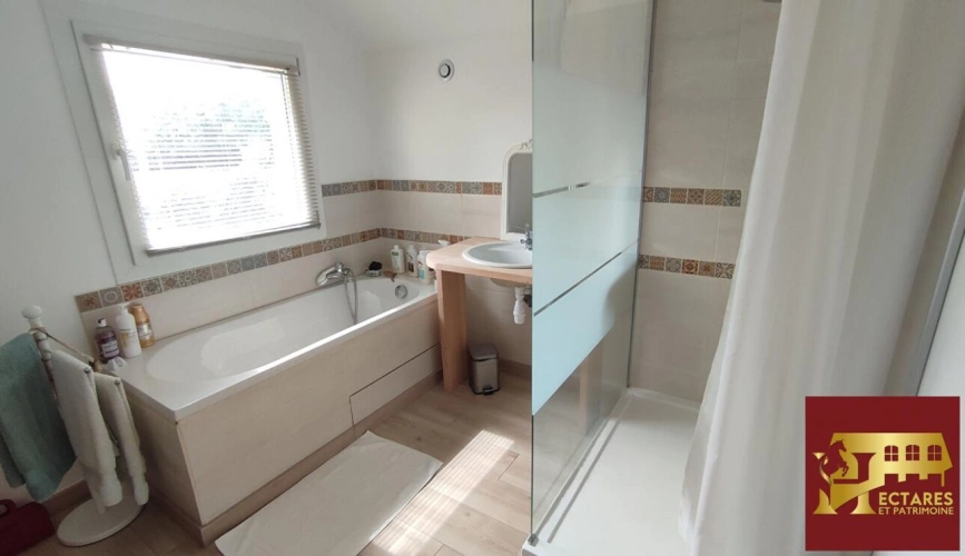 Photos 6 - Prestige - Maison rénovée 6 hectares attenants