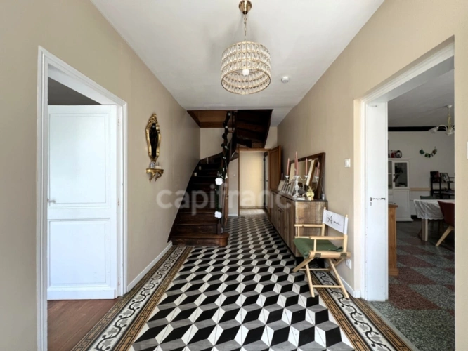 Photos 6 - Prestigious - Charming 19th-Century Residence - 9 Rooms, 255 m² with Pool and Tennis Court - Saint-Aigulin (17)