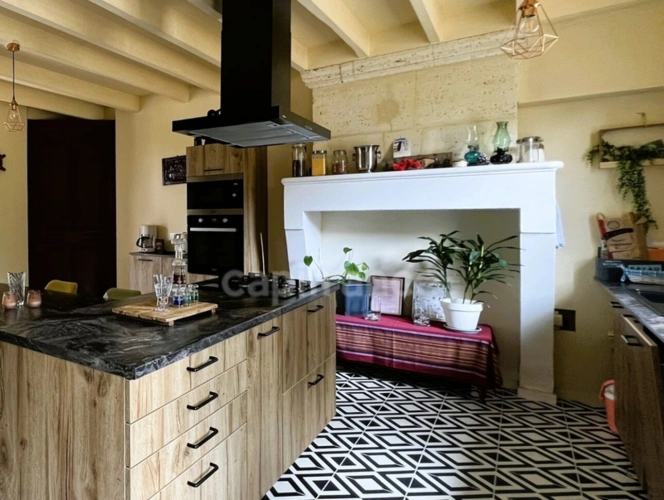 Photos 9 - Prestigious - Charming 19th-Century Residence - 9 Rooms, 255 m² with Pool and Tennis Court - Saint-Aigulin (17)