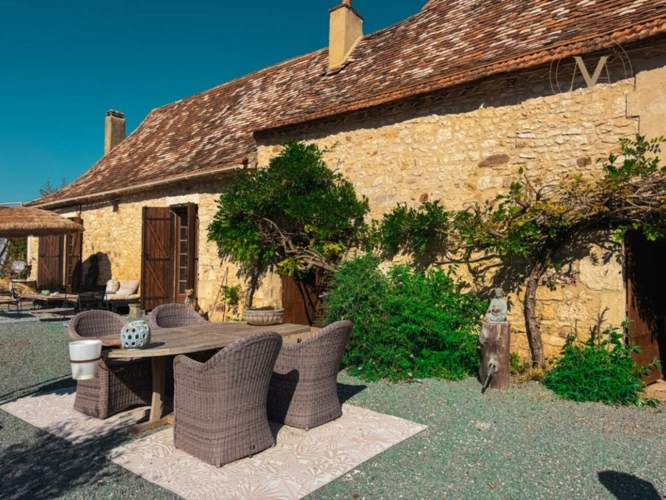 Photos 16 - Équestre - Propriété de prestige avec gîtes et 2 ha de prairie – Charme, calme et potentiel proche de BANEUIL (24)