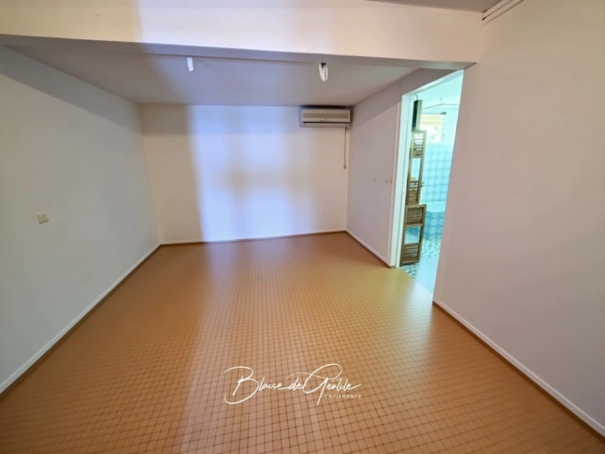 Photos 7 - Prestigious - Maison de charme à vendre 4 pièces SAINT CLAUDE (971)