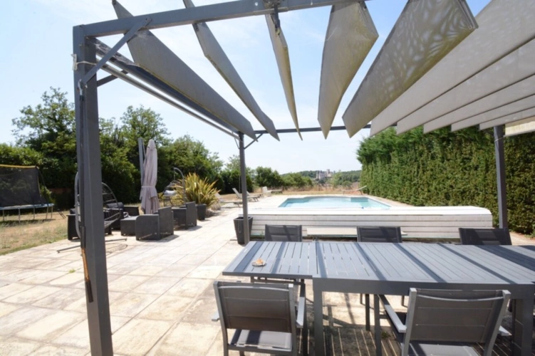 Photos 7 - Touristique - Propriété GRANGE + MAISON + GARAGES + PISCINE  proche de LA ROCHEFOUCAULD EN ANGOUMOIS (16)