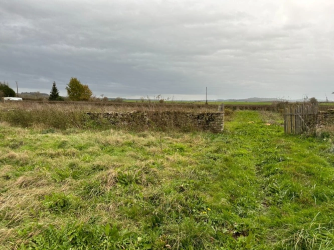Photos 3 - Touristique - Grange avec grand jardin constructible proche de POUILLY EN AUXOIS (21)