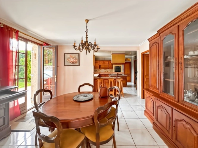 Photos 6 - Prestige - Propriete à vendre 5 pièces proche de SENLIS (60) - 3 chambres possibilité 4 - Jardin 2100m2 avec Piscine - A1 à 10 min / CDG 20 min / Ecoles privées et publiques / Commodités