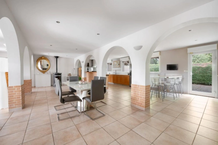 Photos 7 - Prestigious - Character property