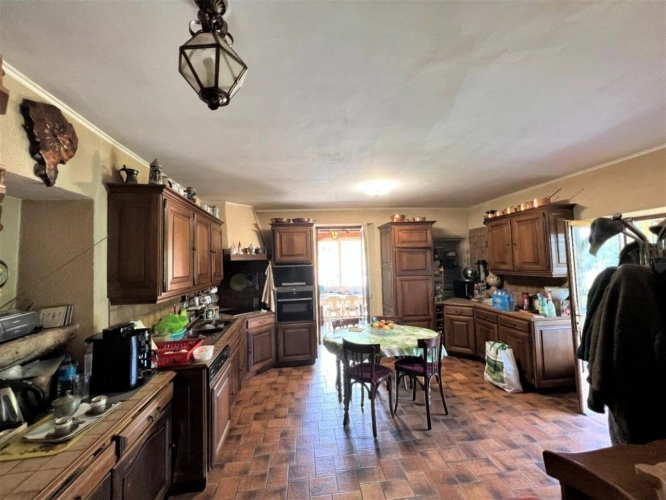 Photos 10 - Prestigious - Property