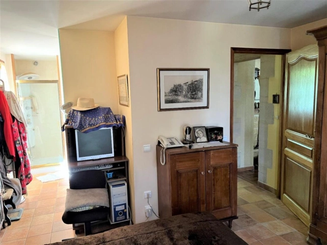 Photos 11 - Prestigious - Property