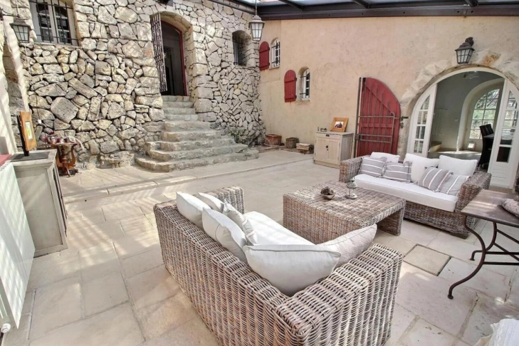 Photos 1 - Tourist - House