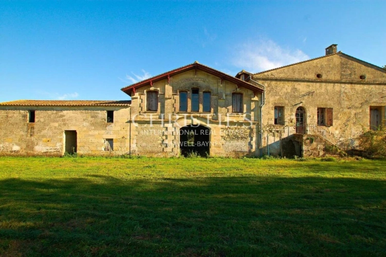 Photos 1 - Prestige - Propriété de 27 hectares d'un seul tenant, isolé, au calme. Bâtiments de caractère. A rénover