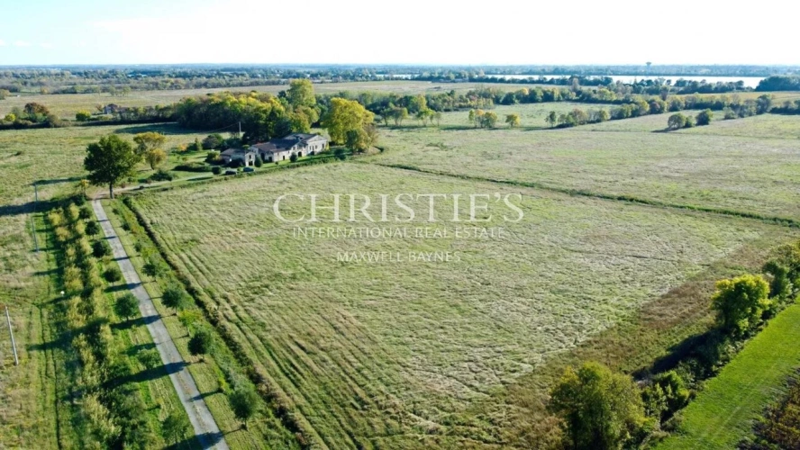 Photos 2 - Prestige - Propriété de 27 hectares d'un seul tenant, isolé, au calme. Bâtiments de caractère. A rénover