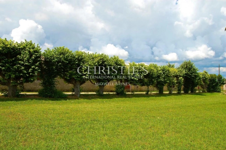Photos 10 - Prestige - Château du 18eme siècle avec de nombreuses dépendances - Vue sur l'estuaire de la Gironde