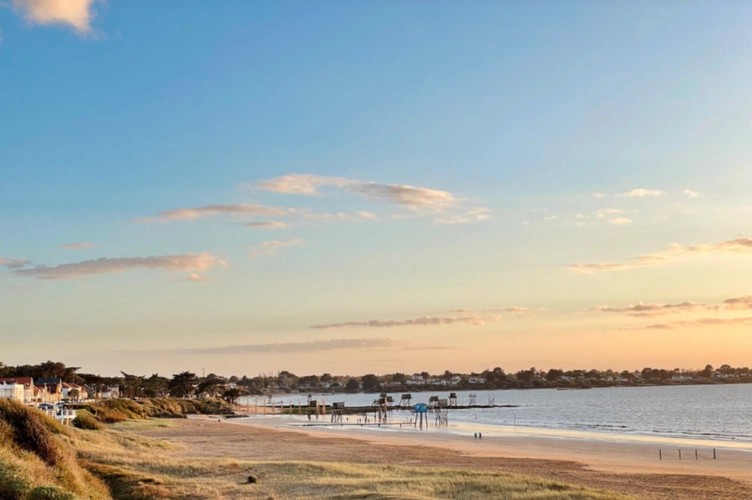 Photos 1 - Touristique - Propriete hotelière à vendre, 25 pièces proche de LA PLAINE SUR MER (44), terrasses, vue mer, potentiel, investissement, cote de jade, immeuble, boutique hotel, restaurant, café, belle époque