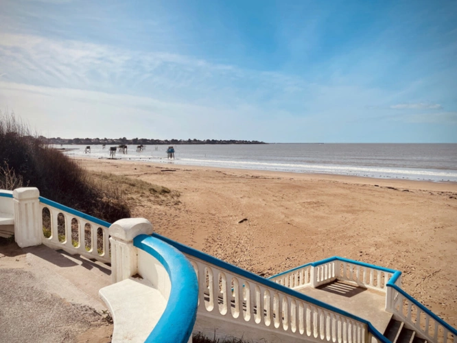 Photos 2 - Touristique - Propriete hotelière à vendre, 25 pièces proche de LA PLAINE SUR MER (44), terrasses, vue mer, potentiel, investissement, cote de jade, immeuble, boutique hotel, restaurant, café, belle époque