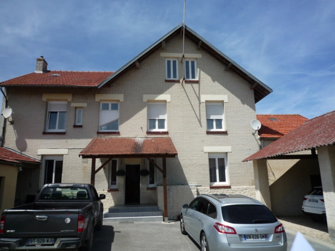 Photos 3 - Prestige - Chassemy (02) à vendre superbe propriété de 320 m2 sur un terrain  clos de 5 ha avec étang de 2 ha