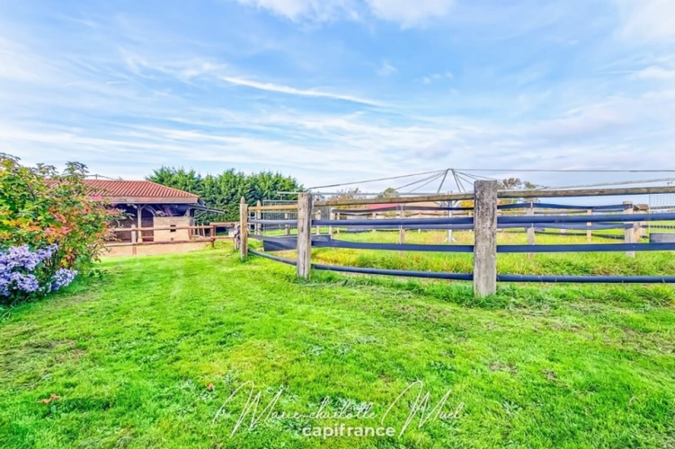 Photos 29 - Équestre - Propriété de 7ha avec deux habitations et nombreuses dépendances