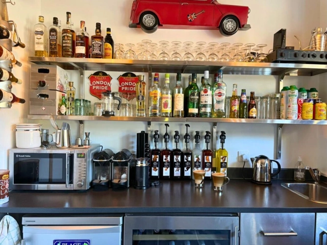 Photos 9 - Touristique - Vente Camping, Chambres d'hôtes/Gîte, Restaurant - Sud des H