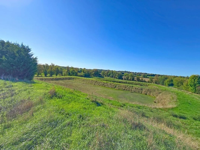 Photos 10 - Touristique - Propriété agricole avec maisons, dépendances, prairies et te