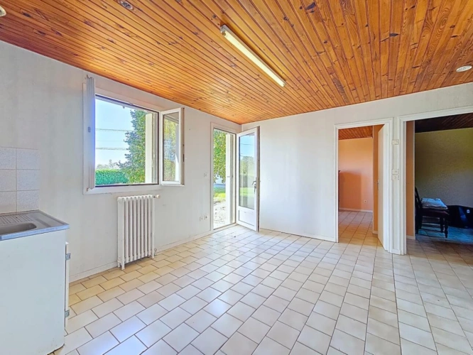 Photos 27 - Agricole - Propriété agricole de 82 hectares avec bâtiments et deux hab