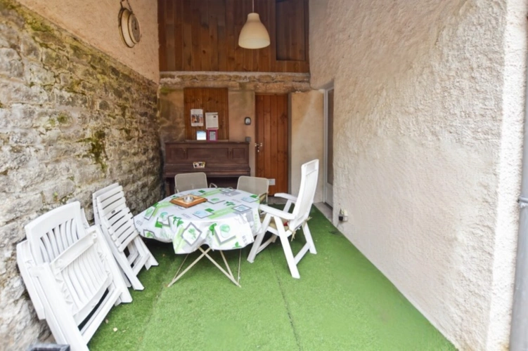 Photos 19 - Touristique - Propriété /gîtes/ chambre d'hôtes et grand terrain à St Sernin du Plain