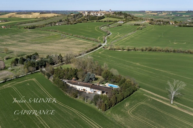 Photos 5 - Touristique - Dpt Haute Garonne (31), à vendre proche de CARAMAN propriete P22 de 375 m² - Terrain de 9 000 m²