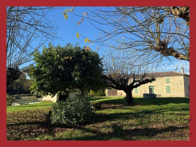 Photos 1 - Prestigious - « Panorama, pierre et silence : le luxe authentique. »