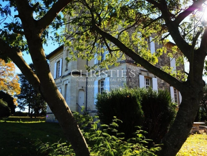 Photos 2 - Prestige - Region Saint-Emilion- Élégant château familial, facile à gérer