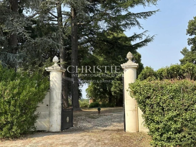 Photos 4 - Prestige - Region Saint-Emilion- Élégant château familial, facile à gérer