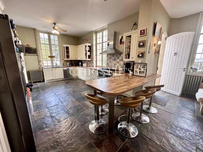 Photos 7 - Prestige - Region Saint-Emilion- Élégant château familial, facile à gérer