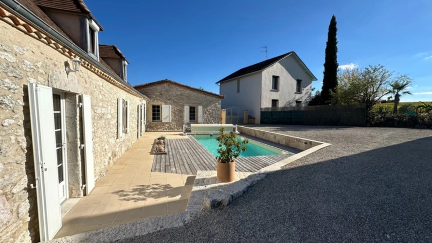 Photos 5 - Touristique - ENSEMBLE IMMOBILIER DE CARACTÈRE AVEC 4 HABITATIONS ET 2 PISCINES – POMPORT (24240)