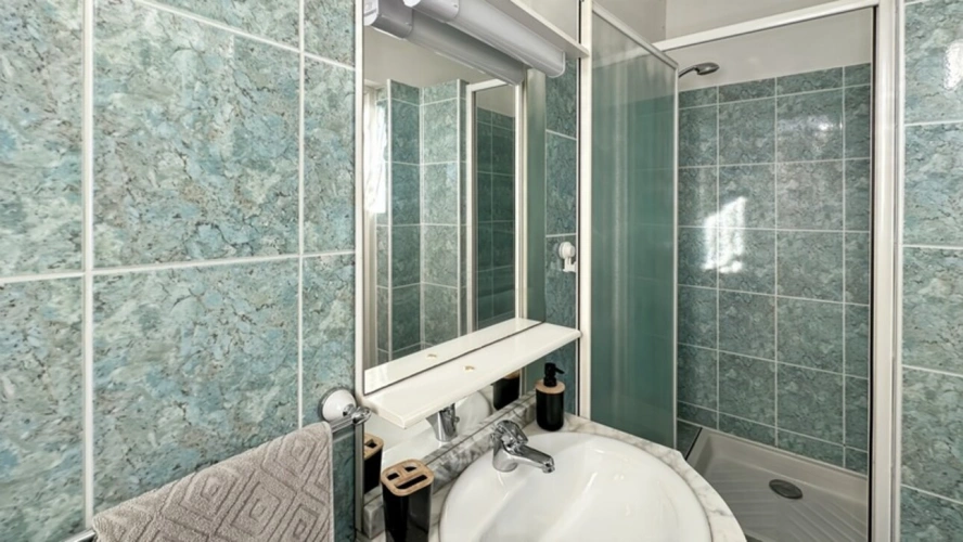 Photos 33 - Touristique - ENSEMBLE IMMOBILIER DE CARACTÈRE AVEC 4 HABITATIONS ET 2 PISCINES – POMPORT (24240)