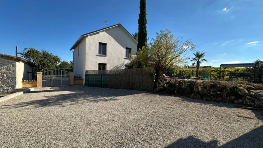 Photos 43 - Touristique - ENSEMBLE IMMOBILIER DE CARACTÈRE AVEC 4 HABITATIONS ET 2 PISCINES – POMPORT (24240)