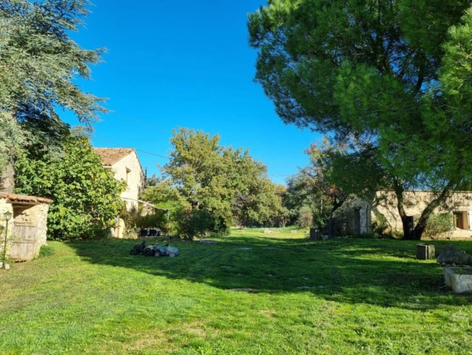 Photos 3 - Prestige - PROPRIETE  DE 500 M2  SUR 6 HECTARES