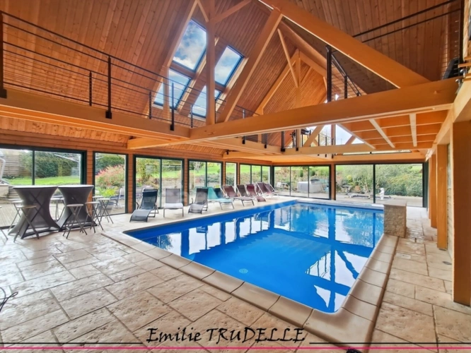 Photos 4 - Prestige - Propriete à vendre 11 pièces LA CHARTRE SUR LE LOIR (72) avec loft, gîte, piscine intérieure et spa – 324 m² habitables – 7 chambres – Terrain de 5 130 m²